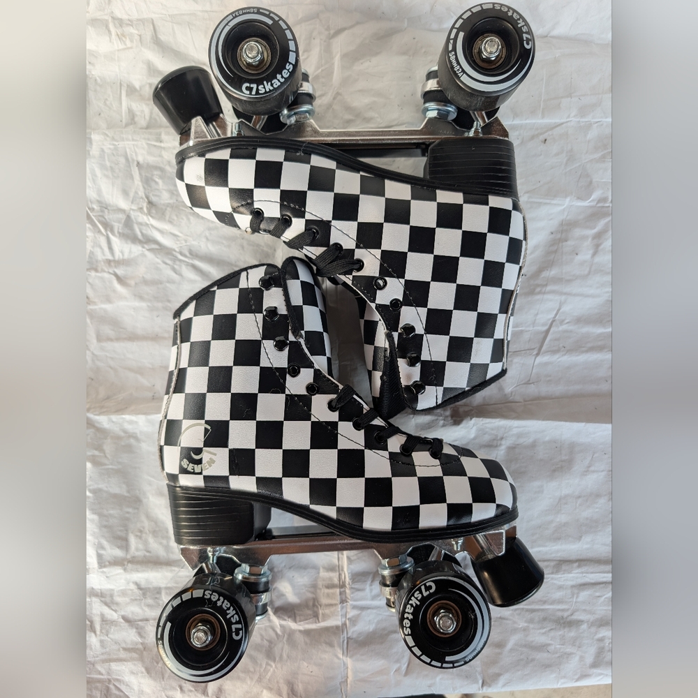 C7 Checkered Lace Up Roller Boots
